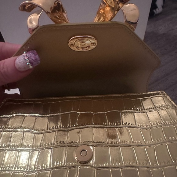 ⚡️⚡️SELF PORTRAIT GOLD BOW CROC BAG⚡️⚡️ - Picture 6 of 10